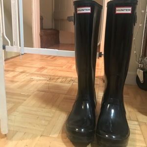 HUNTER GLOSSY BOOTS